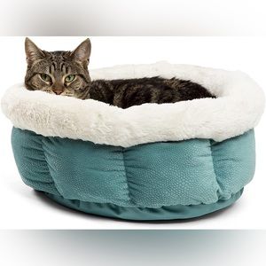 Best Friends by Sheri Cuddle Cup Ilan Cat and Dog Bed in Standard Tide Pool NWOT